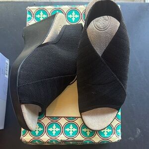 CHARLESTON SHOE CO. Black Open-Toe Wedge Slingback Shoes